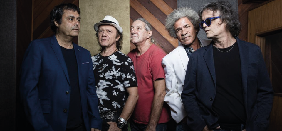 A turnê comemora os 40 anos do grupo A Cor do Som e traz releituras de seus maiores sucessos