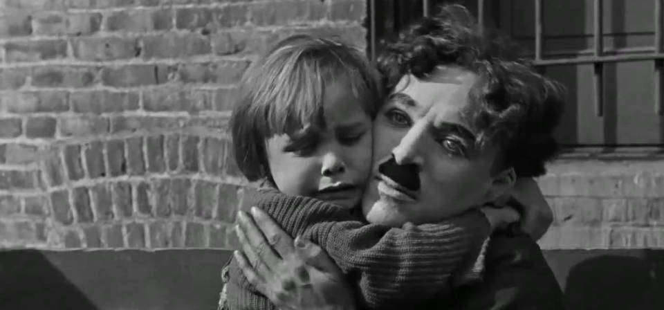 Charlie Chaplin estrela longa no papel de 'O Vagabundo', também chamado de Carlitos no Brasil