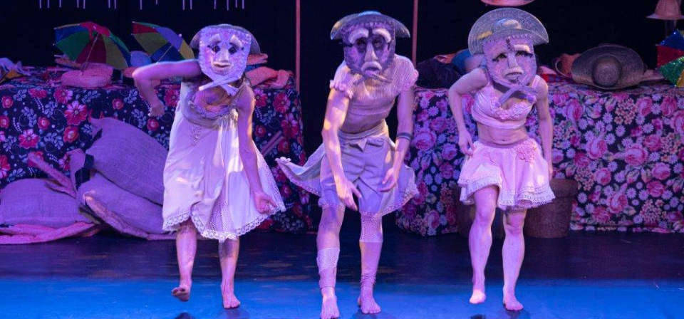 'Goitá' insere bailarinos da Cisne Negro no universo do teatro de bonecos pernambucano, ou mamulengo