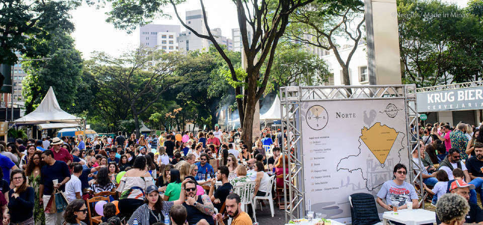 Evento gratuito na Praça da Savassi reúne atrações musicais e restaurantes dos quatro cantos de Minas