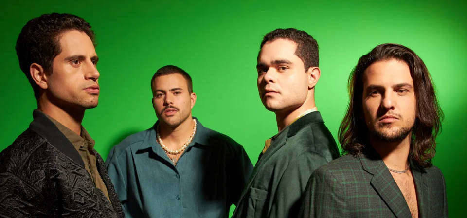 Indicados ao Grammy Latino fazem nova edição do festival A Ilha para divulgar o álbum 'Depois do Fim', recém-lançado