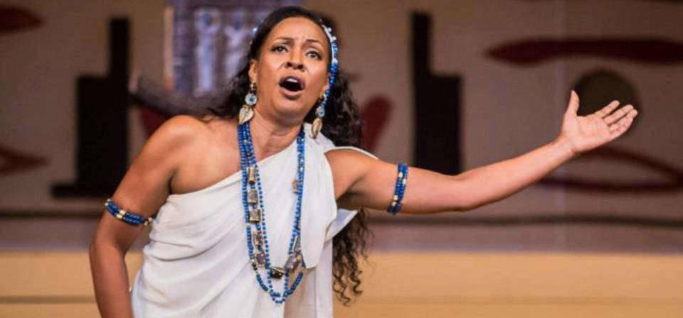 Eliseth Gomes como protagonista de 'Aída'; cantora lírica integra programa do concerto gratuito na ALMG