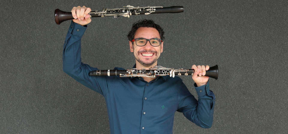  Principal Clarinetista da Filarmônica, Marcus Julius Lander faz solo na série 'Concertos Para a Juventude'