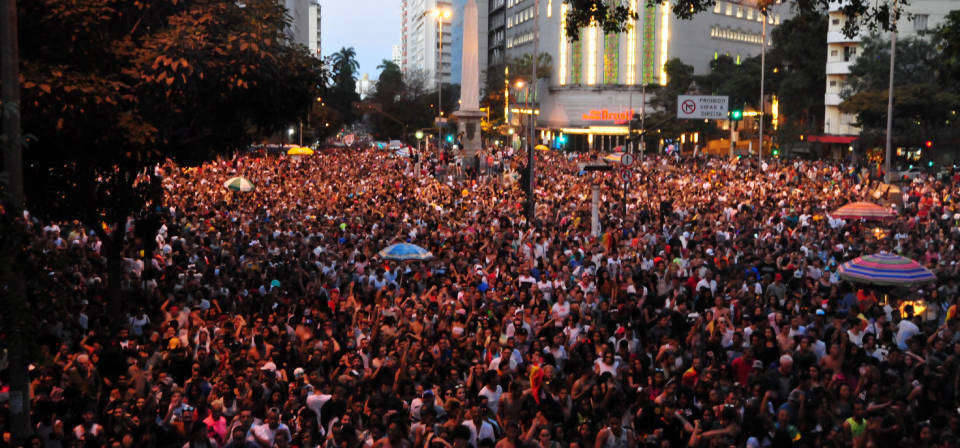Entre as maiores do país, manifestação da comunidade LGBTQIA+ em BH tem 40% do público vindo de fora da cidade
