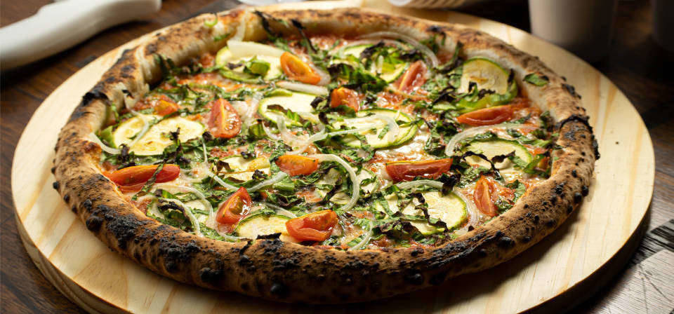 Experiência gastronômica oferece menu em três etapas com quatro sabores de pizza, mais três rótulos selecionados para a noite