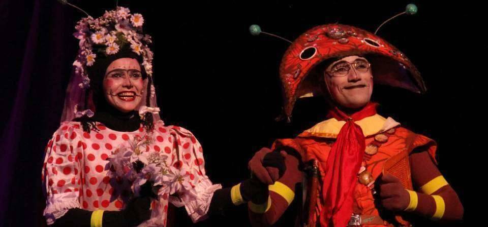 'Lampiãozinho e Maria Bonitinha' apresenta o casal em um mundo fantástico, habitado por insetos
