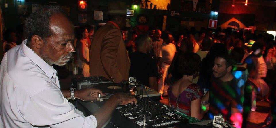 DJ Toninho Black segue no comando da festa dedicada à cultura soul, fundada em 1983