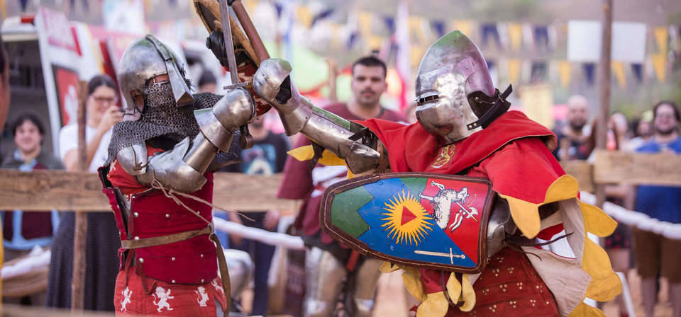 O Ostara Festival inclui torneios de HMB (sigla em inglês para Batalha Medieval Histórica)