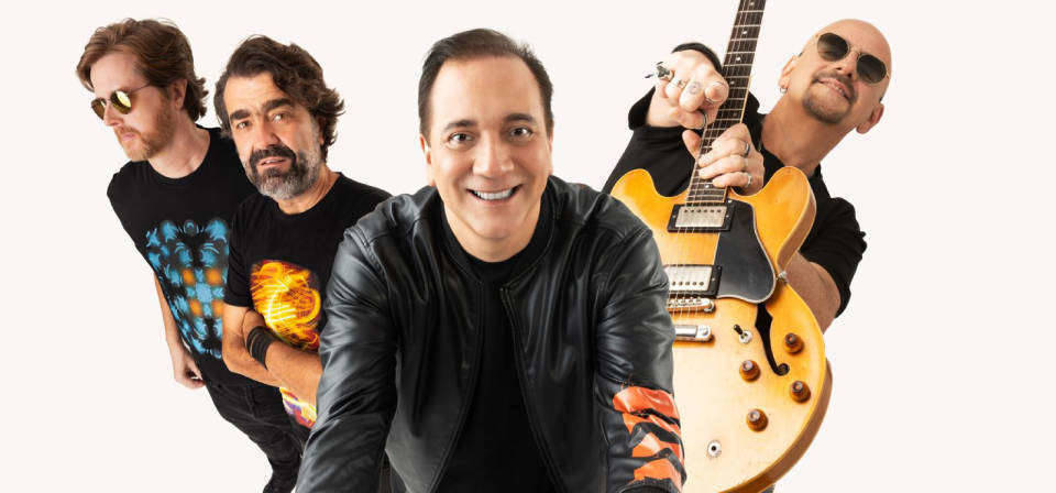 Banda carioca apresenta hits de todas as eras da carreira, além das canções que integram seus lançamentos mais recentes