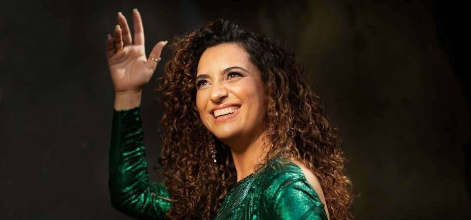 Cantora e compositora Aline Calixto estreia em novo palco com roda de samba já conhecida no circuito da capital mineira