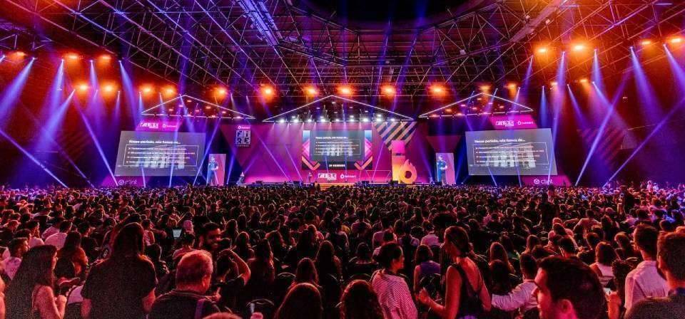 Evento em BH vai reunir o escritor Ryan Holiday, a shark tank Monique Evelle, o podcaster do Flow Igor Coelho, o trio de filósofos Cortella, Karnal e Pondé, além de outros nomes da Creator Economy