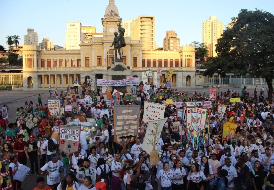 Main desfile cortejo luta antimanicomial direitos humanos