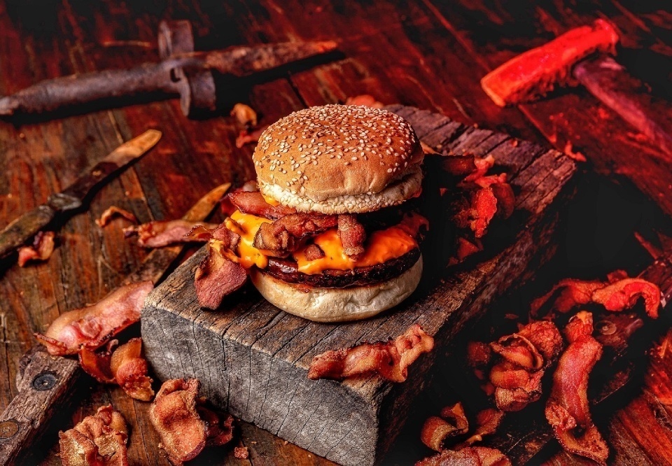 Main porks burguer dia mundial promocao chope desconto barato