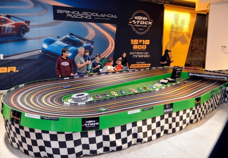 Main pista autorama stock car minas shopping brinquedo carrinho