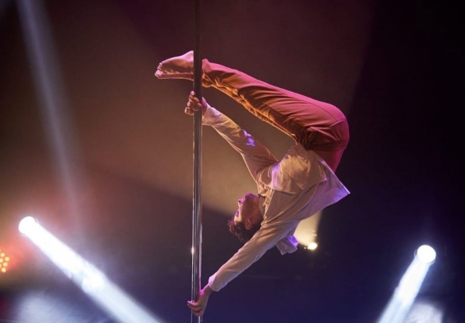 Main poledance