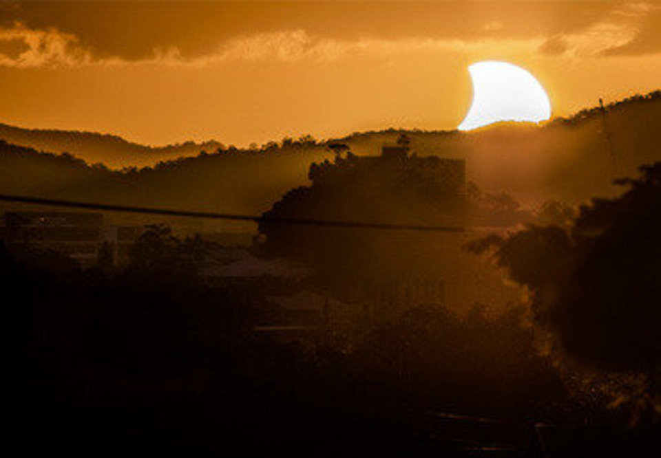 Main 2904 eclipse solar australia