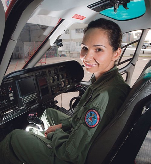 COMAVE/PMMG forma primeira mulher habilitada a pilotar aeronave de