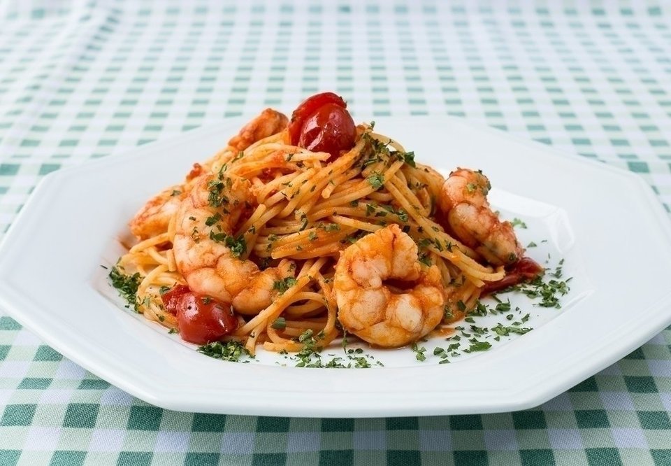 Main 184430 spaghetti com camar%c3%b5es ao molho de tomate cereja e ervas finas