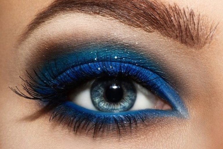 Sombra azul: saiba como usar a cor e dar um toque de ousadia na make! |  Notícias Sou BH