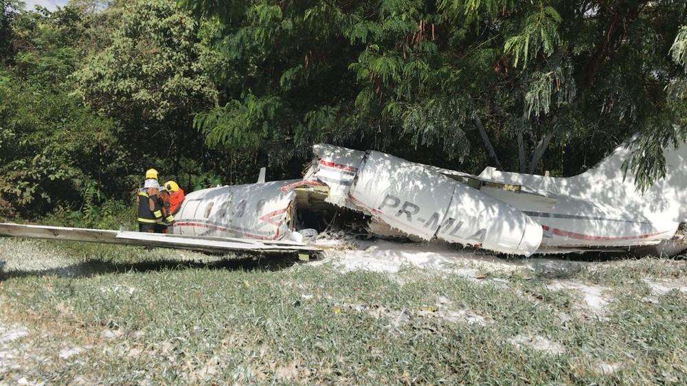 Avião sofre acidente no aeroporto da Pampulha em Belo Horizonte