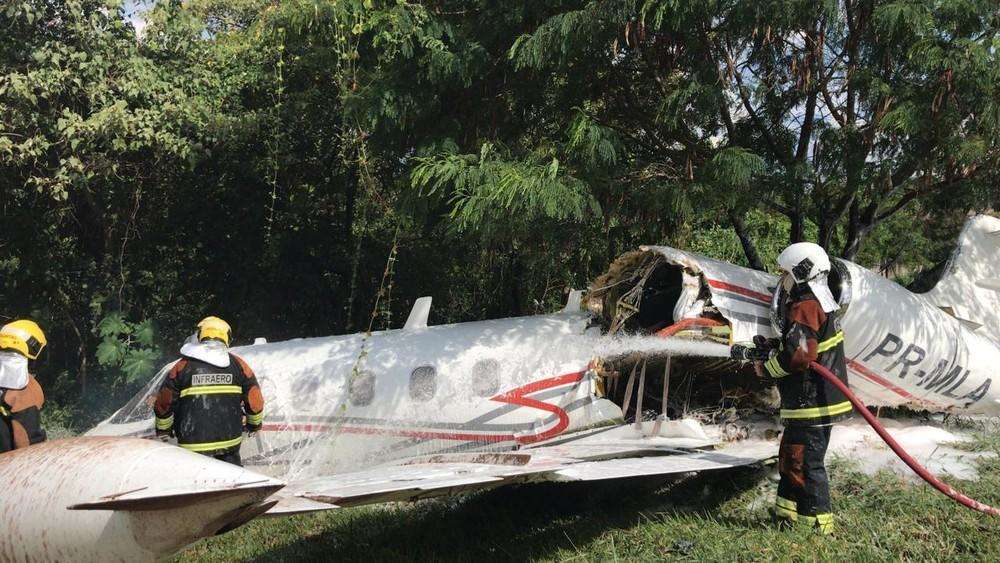 Avião sofre acidente no aeroporto da Pampulha em Belo Horizonte