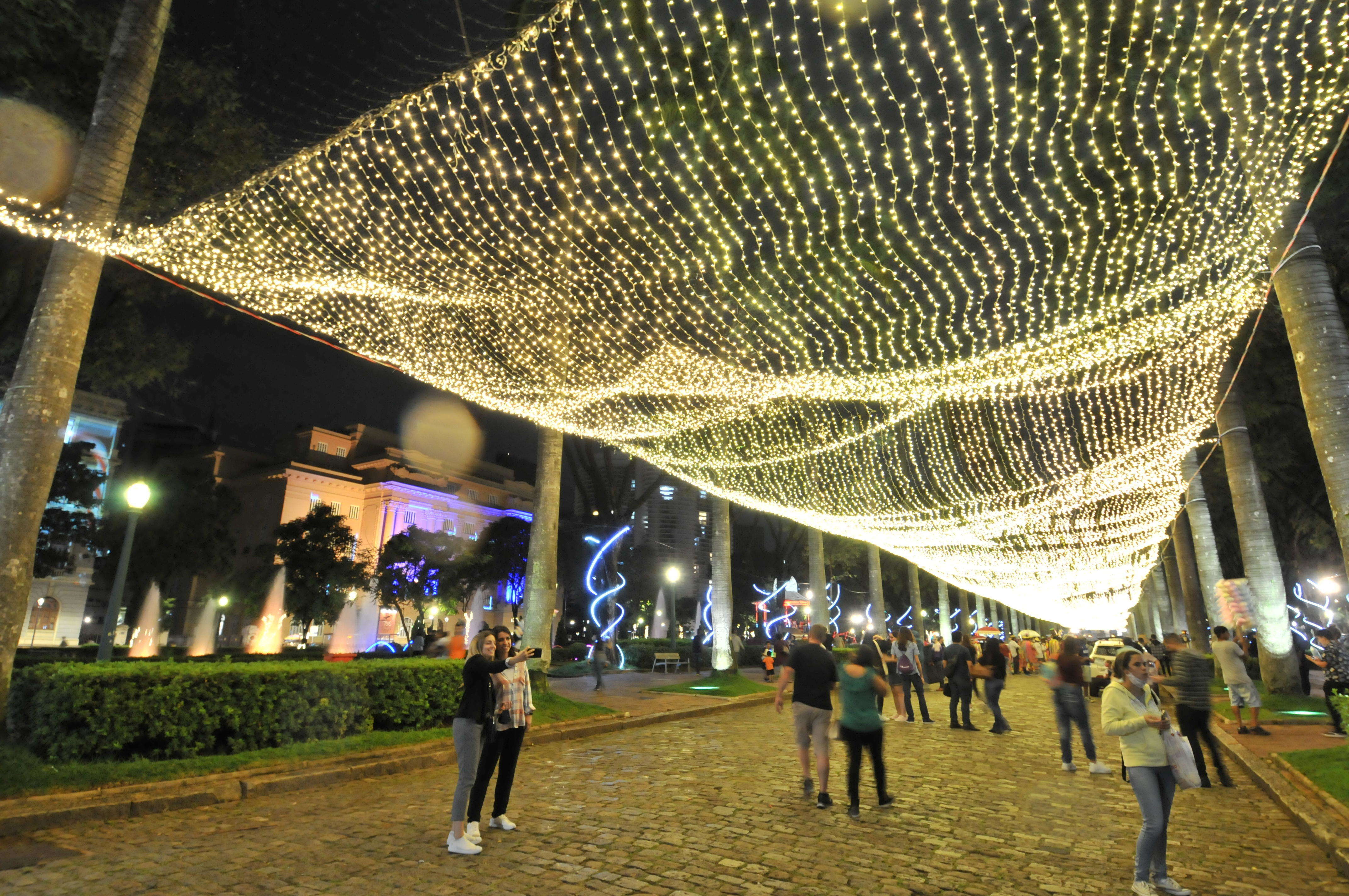 Luzes da Liberdade; confira a iluminação de Natal da Praça da Liberdade |  Notícias Sou BH