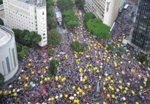 PBH instala 106 pontos de hidratação para amenizar calor no Carnaval de 2026