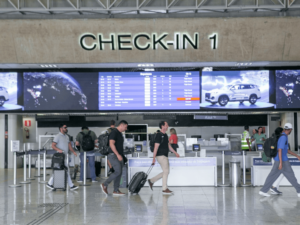 Terminal de BH terá operações de voos extras e fretados.