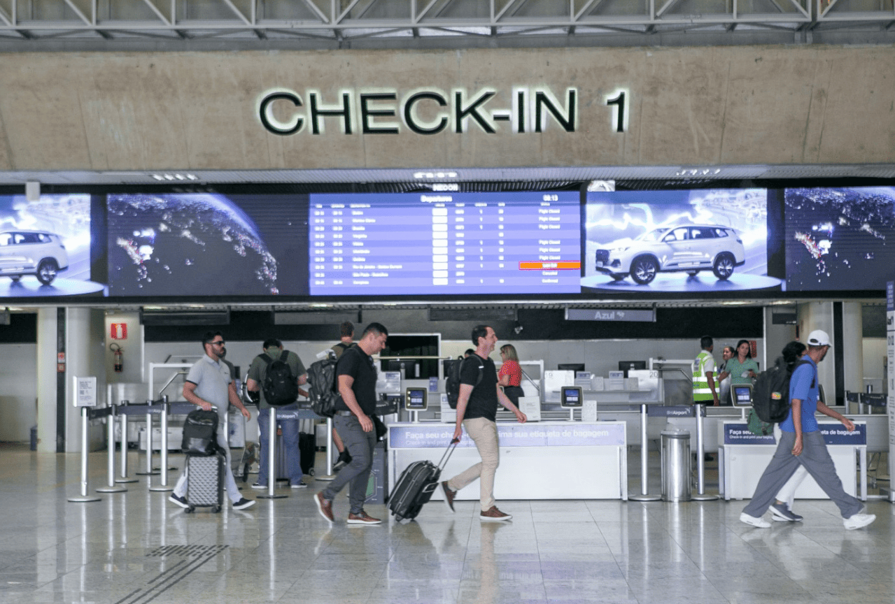 Terminal de BH terá operações de voos extras e fretados.