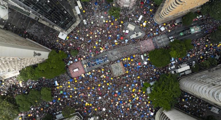 Carnaval de Belo Horizonte mobiliza milhares de foliões