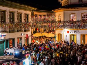 Carnaval mineiro bate recorde de turistas no estado em 2025