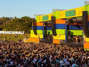 Multidão de pessoas