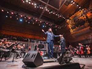 Clássicos de Alceu Valença ganham versão sinfônica em show aberto ao público