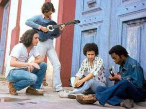 Clube da Esquina tocando na rua