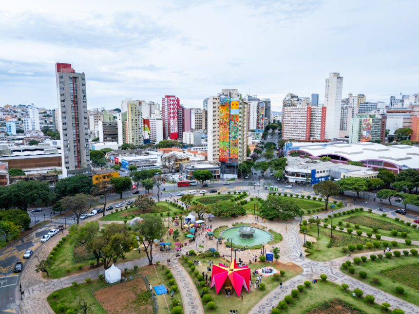 CURA transforma Praça Raul
