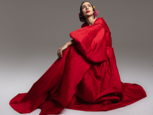 Marisa Monte posando em foto