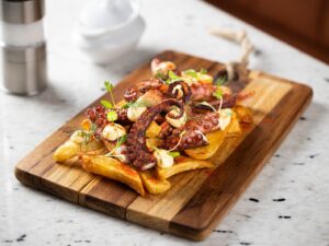 Casa Calixto serve almoço com pratos como Chorizo, polvo braseado e pescada amarela