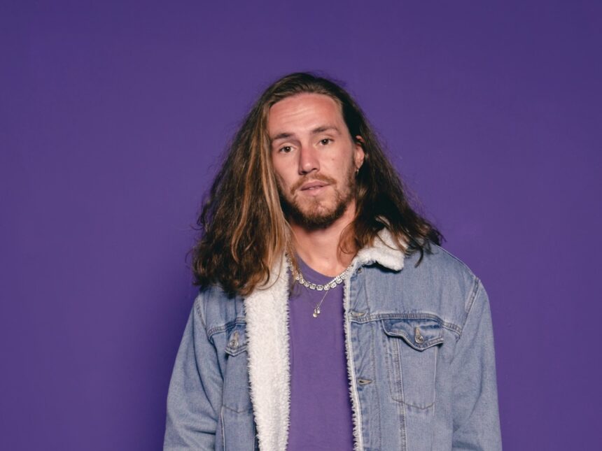 Em única apresentação na capital mineira, Vitor Kley traz repertório de hits e novidades