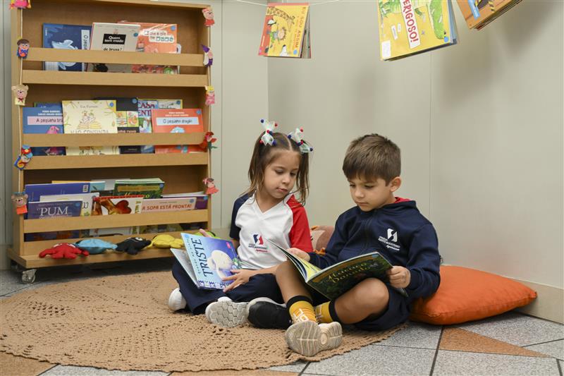 Aprender a ler e escrever vai muito além de juntar letras. É brincar, criar, imaginar e viver experiências que tornam o conhecimento significativo desde cedo - (foto: Divulgação)