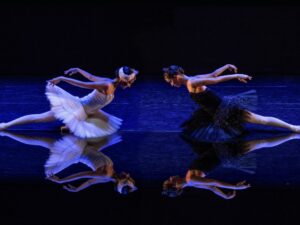 Versão de um dos balés mais famosos da história, com direção artística de Inês Bogéa, terá três apresentações em Belo Horizonte