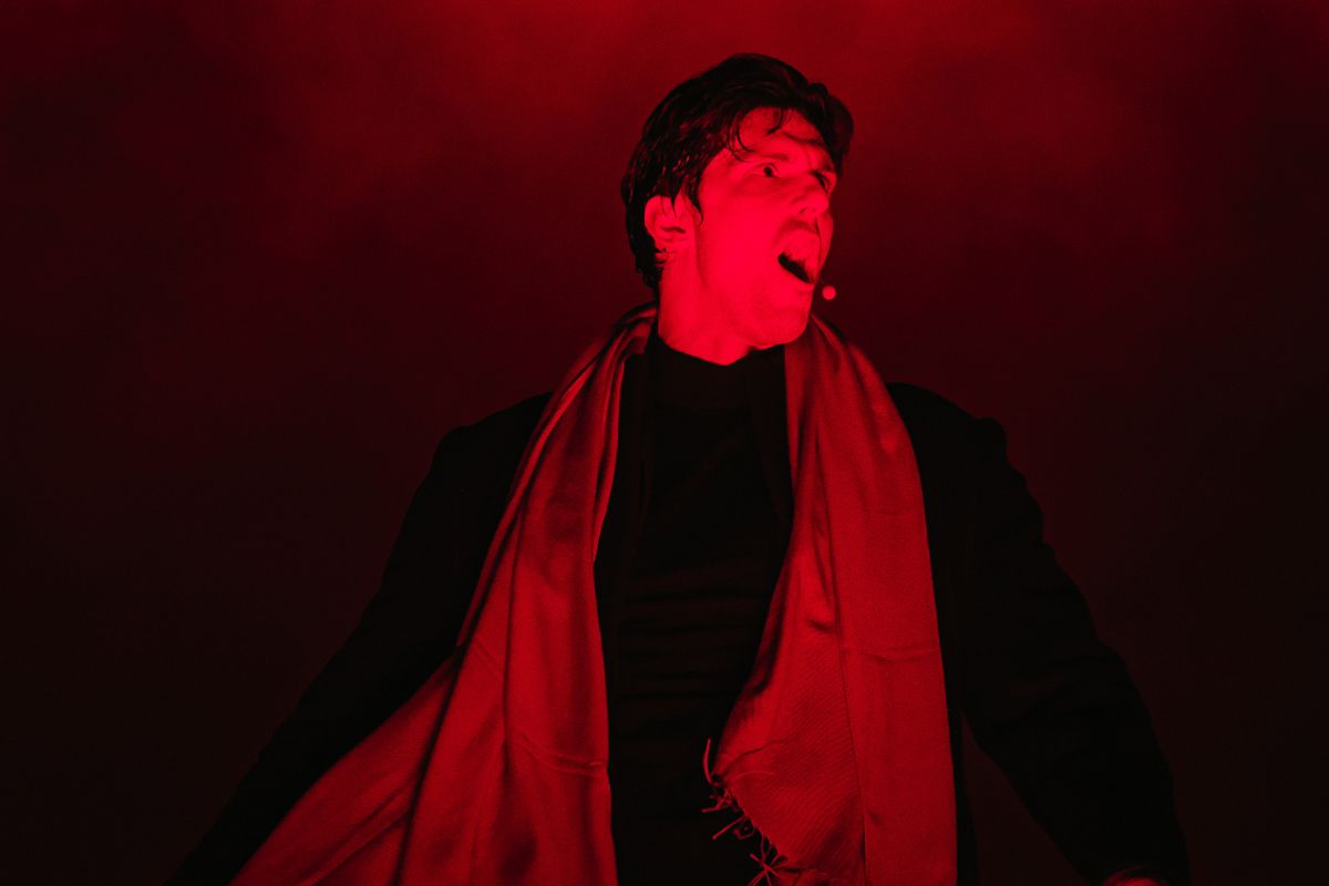 No dia 31 de outubro, o ator apresenta no Teatro do Centro Cultural Unimed-BH Minas sua nova criação, convidando o público a rir e refletir - (foto: Carol Portilho)