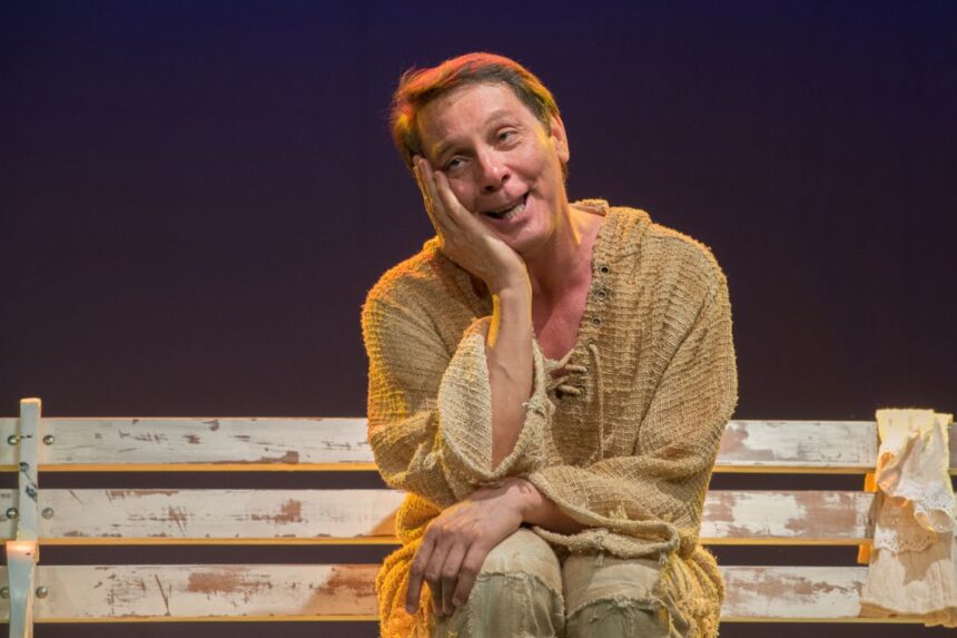 O espetáculo trata, com humor e emoção, a vida do homem que se tornou o maior ecologista da história