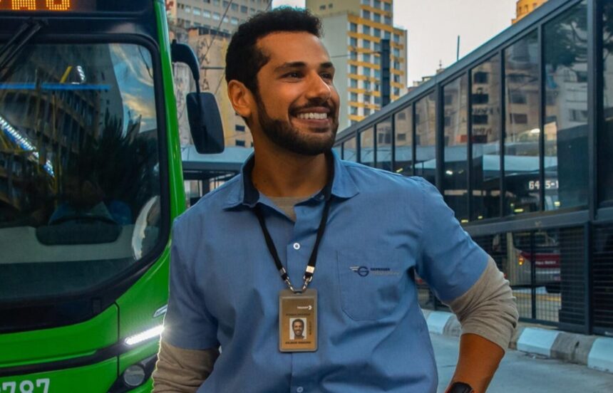 Amaury Lorenzo, um dos talentos mineiros que integram o elenco da novela, dá vida ao motorista de ônibus Gilmar