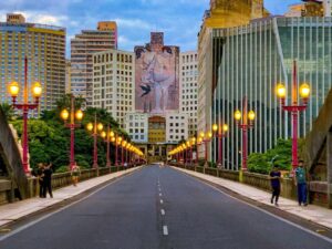 Imagem mostra o viaduto Santa Tereza.