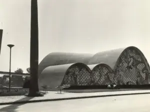 Imagem da década de 1940 mostra Igreja da Pampulha.
