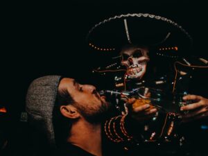 No Halloween do Mezcla BH, criatividade e diversão se encontram em uma noite temática com chope gelado e concurso de fantasia