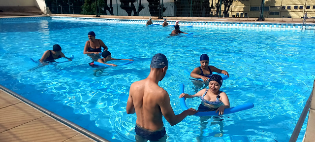 Aulas gratuitas de natação e treino funcional em BH