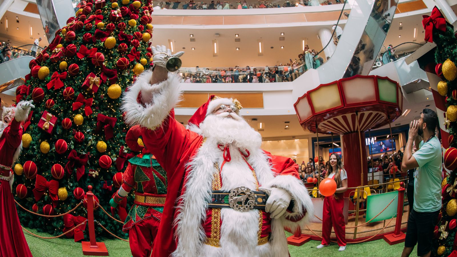 O Boulevard Shopping celebra 15 anos com o Natal Mágico dos Esquilos, que traz a chegada do Papai Noel, musical especial e uma decoração encantadora - (foto: Divulgação/Boulevard Shopping
)