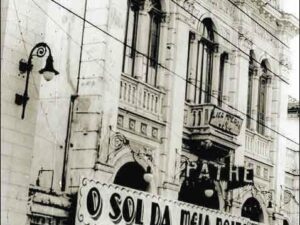Fachada histórica do antigo Cinema Odeon, na Rua da Bahia, símbolo da era das primeiras salas de exibição em Belo Horizonte