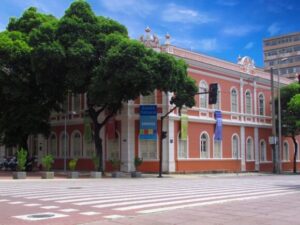 Centro Cultural UFMG nasceu como hotel em 1899, virou quartel, escola de engenharia e hoje é referência cultural no centro de BH